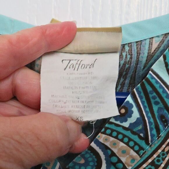 Tafford Scrub Top Women XS Green w/ Paisley And Flower Pattern & Pockets Medical - Picture 6 of 6